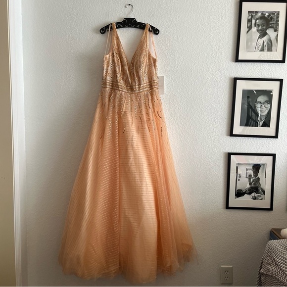 Mac Duggal 48858 V-Neck Embellished Formal Dress Peach Blossom NWT 12 - Picture 2 of 10